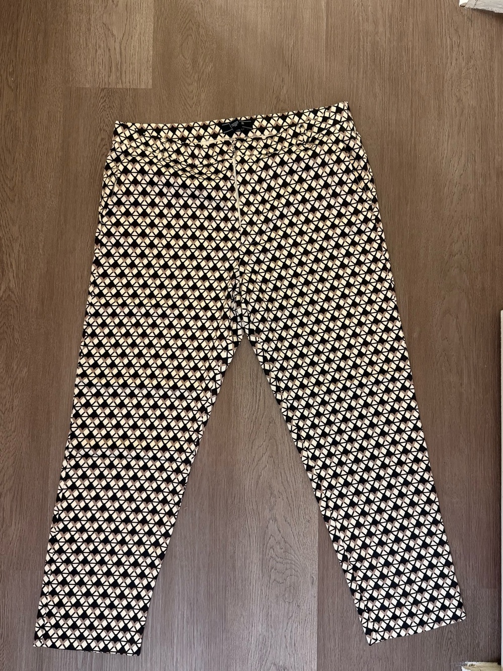 Forever 21 Men Brown and Black Geometric Print Pants
